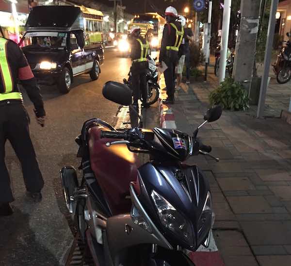 パタヤでレンタルバイクに乗る人必見!パタヤ警察 取締り情報局