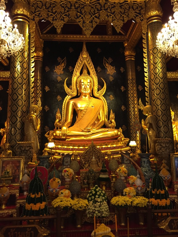 タイで一番美しいといわれる仏像 プラプッタチンナラート