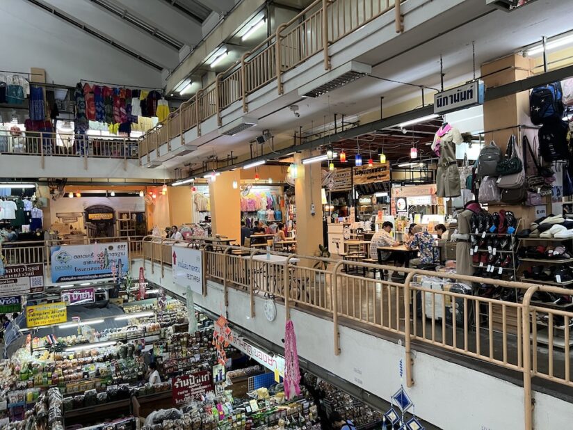 ワロロット市場のフロア構成（一階から三階まで）