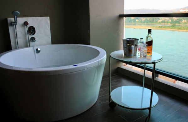 チェンコーンの露天風呂付き客室があるホテル！メコン川の夕日が最高