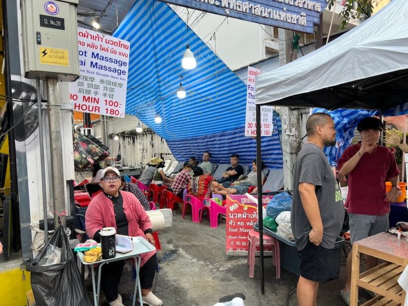 青空フットマッサージの施術スペース（Sunday Walking Street）