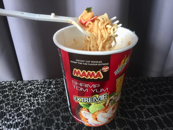 タイのカップ麺-MAMA-SHRIMP TOM YUM FLAVOURの完成品