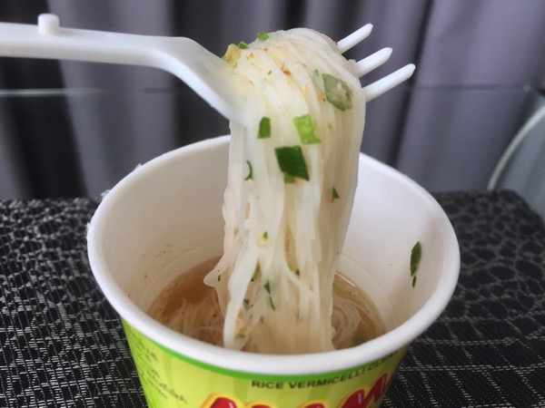 タイのカップ麺-MAMA-RICE VERMICELLI CLEAR SOUPの完成品