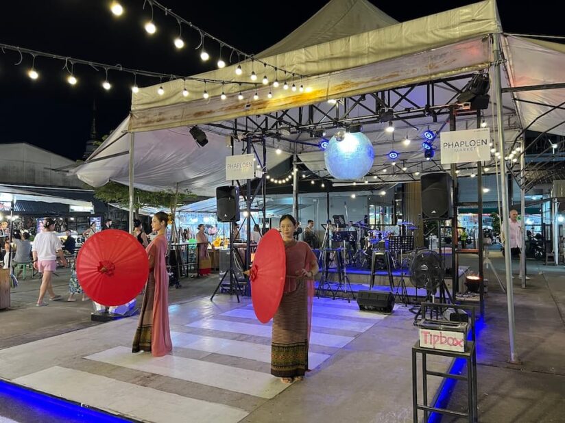 画像 Phaploen Market のライブショー