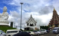 チェンライのお寺15選　白い寺・青い寺・巨大観音・伝説の珍獣