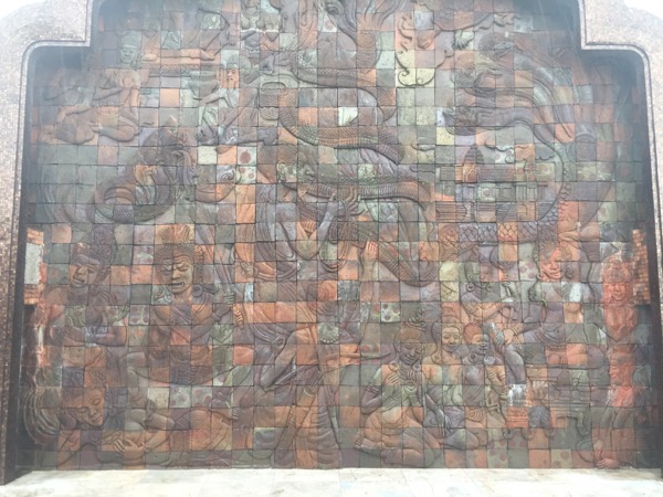 ドイ・インタノンの故プミポン前国王の記念塔の中の壁画-2