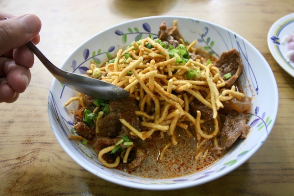 スターシニー1号店の揚げ麺のカオソーイの揚げ麺
