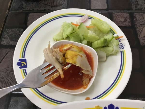 カオソーイスラタニー3のカオモックガイのとり肉