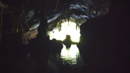 タムロート洞窟の洞窟内の写真