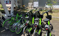 チェンマイ大学のAnywheelステーションに停まるE-bike