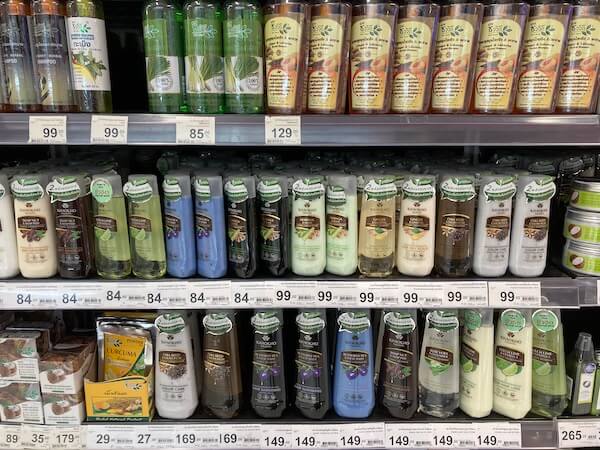 タイのスーパーで売っているハーブが原料のボディーソープ