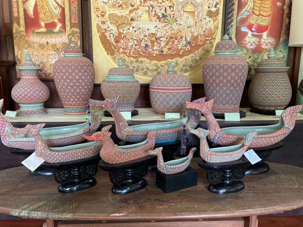 【新品】タイ セラドン焼　大きな壺