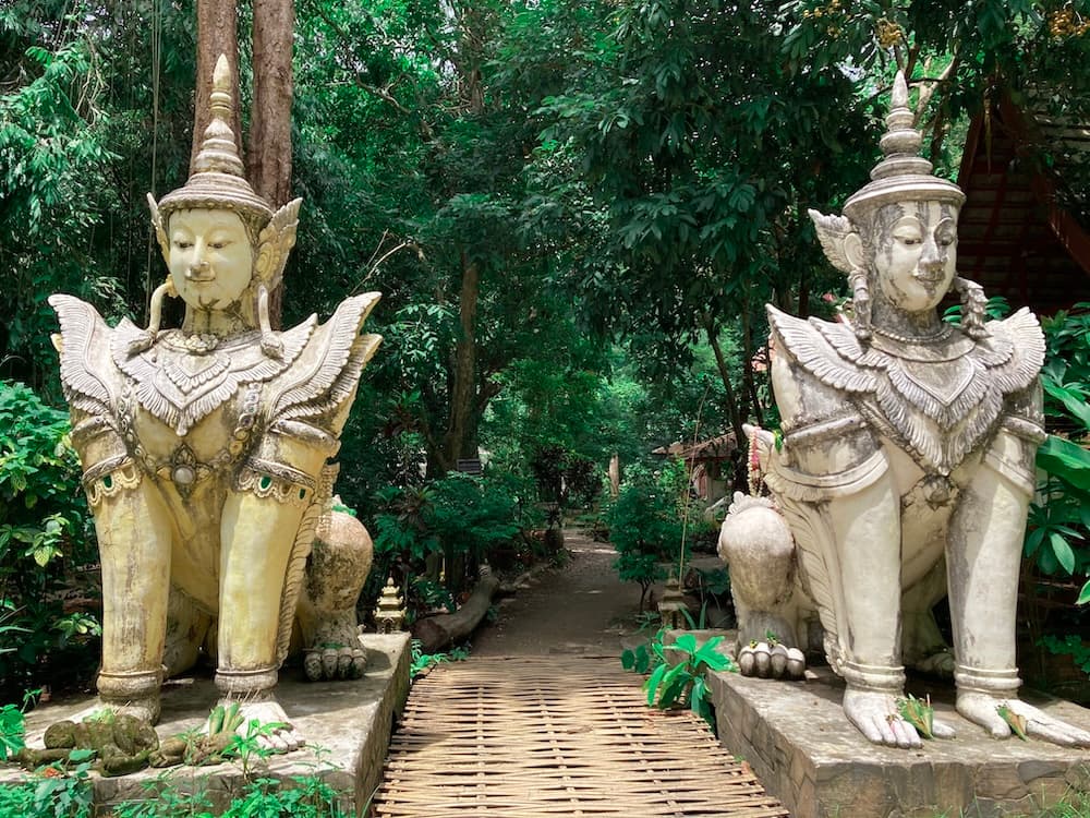 ワット・パーラート｜ドイステープ参道の古刹【行き方・見どころ】