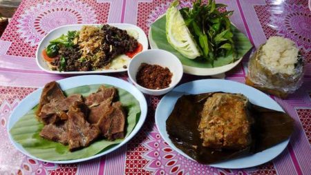 チェンマイチャルーン スワンエークの本格的なタイ北部料理