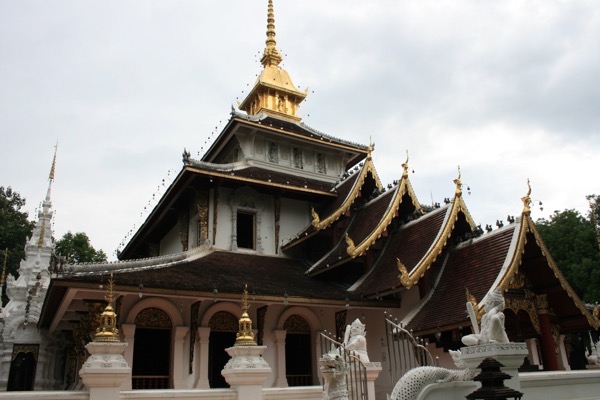 ワット・パーダーラーピロム　仏⻭が祀られている王室寺院