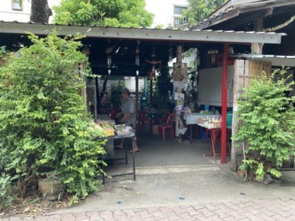 観光客は知らない絶品カオソーイ　チェンマイ旧市街の隠れた名店