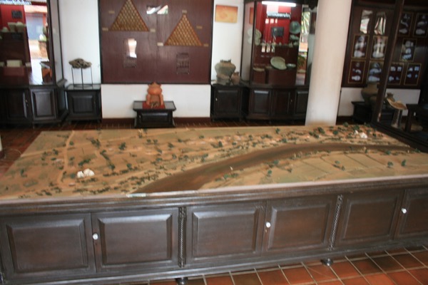 サンカローク焼博物館61番窯の窯跡のジオラマ