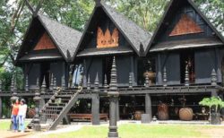 バーンダム博物館（チェンライの黒い寺）革新的アートが展示