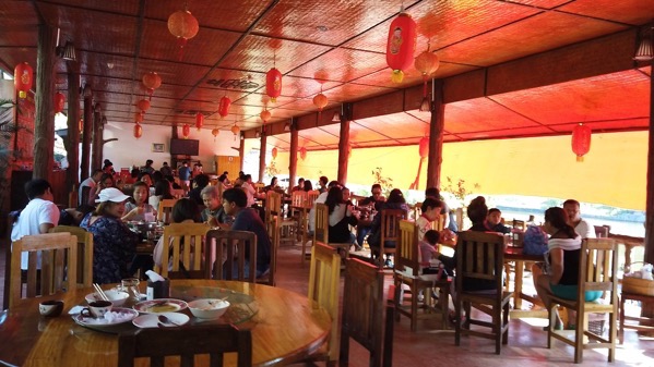 バーンラックタイ村の雲南食堂