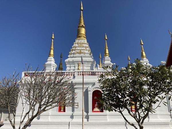 チェンライのワット・ジェトヨードの７つの仏塔
