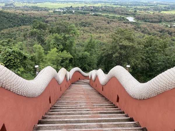 プラチャン寺院の642段の階段