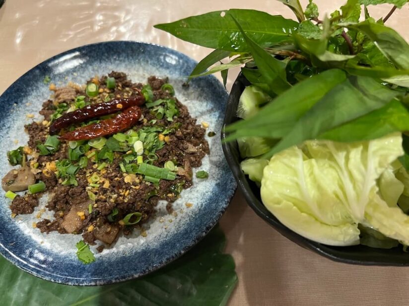 画像 チェンマイラープ(北タイラープ)。粗挽き肉と香草を和えたスパイシーな一皿